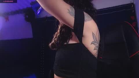 ema_ploxx online show from March 25, 2:39 am