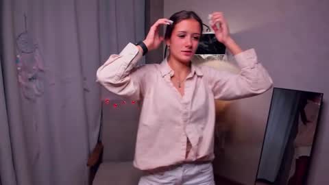 Emma online show from November 1, 1:43 am