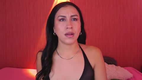 Emilia Gomez online show from November 13, 2:05 pm