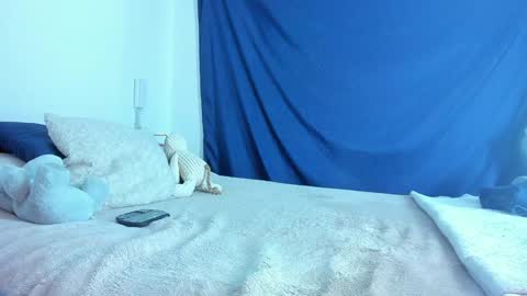 Emi online show from January 28, 5:46 pm