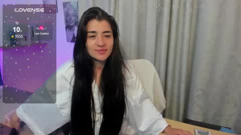 emilayton_ online show from January 24, 3:43 am