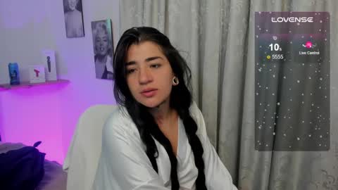 emilayton_ online show from January 25, 4:34 am