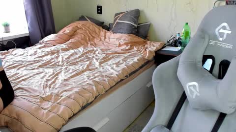 emili_sweet__ online show from March 1, 12:45 pm