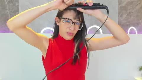 emiliabell_ online show from July 2, 12:55 pm