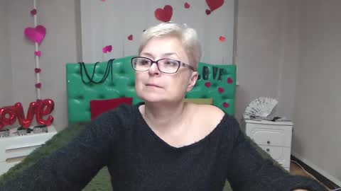 EmiliaGree online show from November 19, 8:09 pm