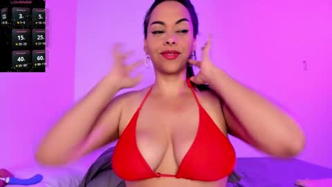 emiliana_bloomm online show from October 5, 9:03 am