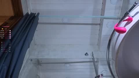 Emi  online show from February 20, 3:02 pm