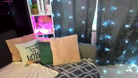 Emiliya online show from February 9, 2:28 am