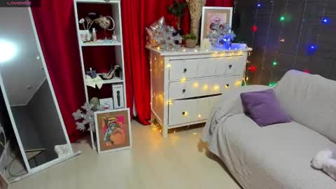 Emiliya online show from December 18, 2:42 am