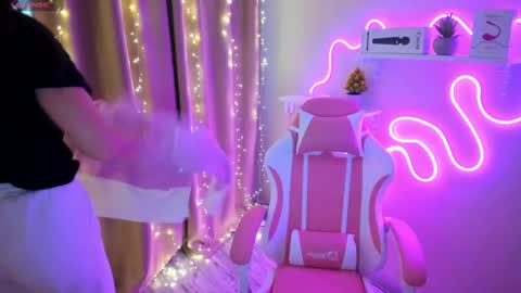 Emiliya online show from February 24, 1:55 am