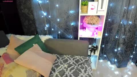 Emiliya online show from February 3, 2:14 am