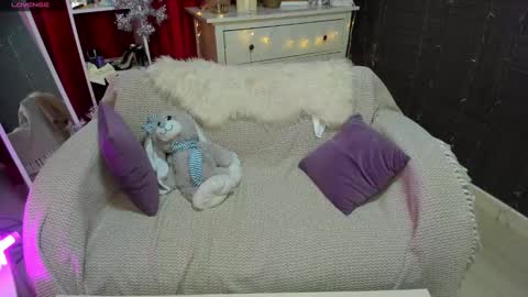 Emiliya online show from December 7, 1:36 am