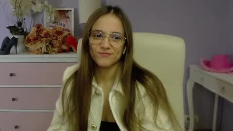 Emilly online show from February 14, 7:49 am