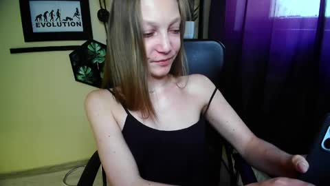 Emilly online show from June 3, 1:01 pm