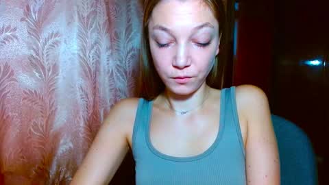 Emilly online show from December 5, 7:19 am