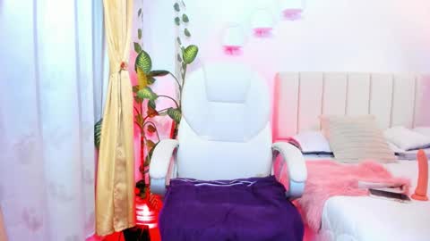 emily7__ online show from January 15, 9:54 pm