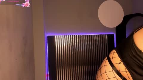              online show from October 11, 9:50 pm