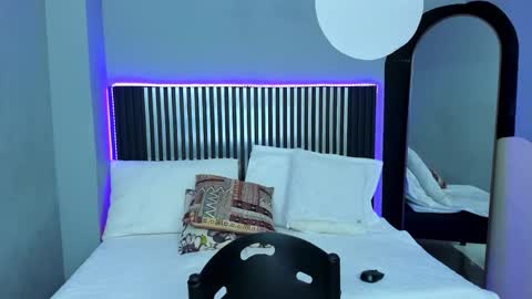              online show from October 23, 9:10 pm