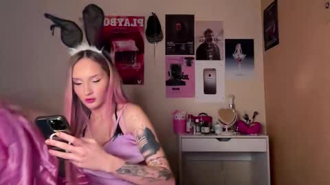 Emily online show from November 27, 10:07 am