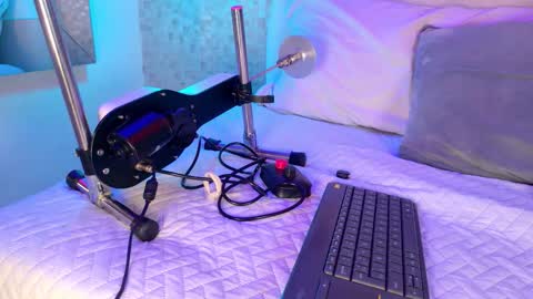 emily_dempsey online show from December 15, 8:25 pm