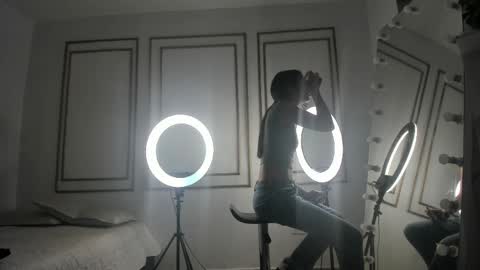 emily_gaviria1 online show from April 7, 12:18 pm