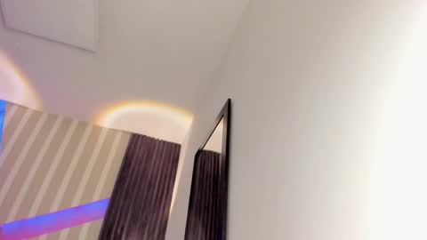 Emily online show from November 26, 6:09 pm