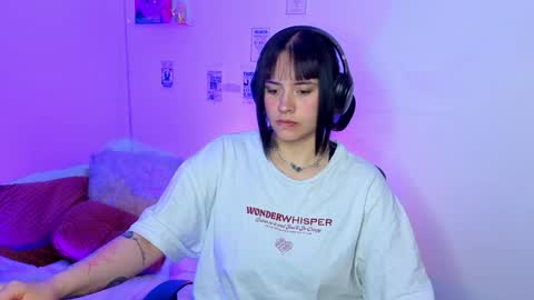 Emily Lindey online show from April 9, 6:19 am