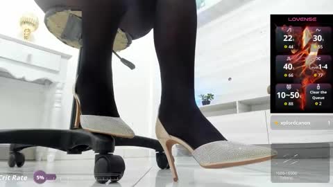 emili online show from October 15, 4:48 am