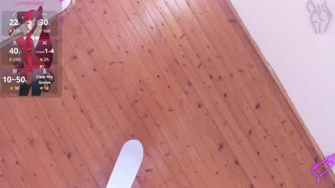 Emily online show from April 3, 8:18 pm