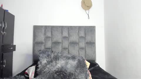 Emi online show from February 3, 2:53 am