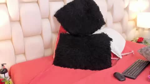 Emily online show from November 14, 1:00 pm