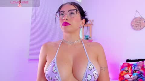 Emily online show from February 7, 9:15 pm