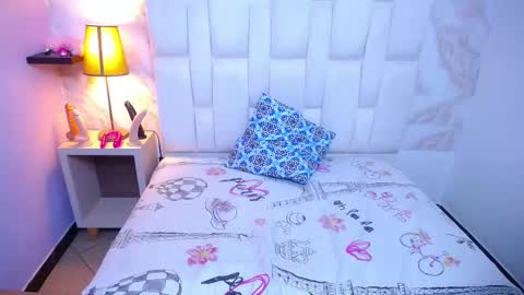 Emily Trujillo online show from February 25, 7:49 pm