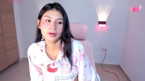 Emi online show from February 24, 9:09 pm