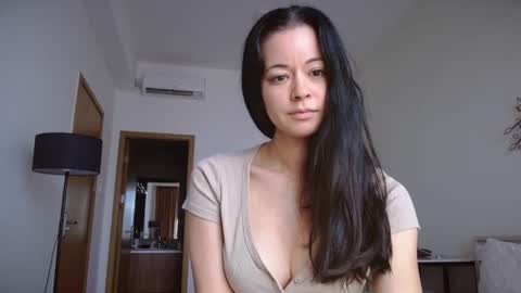 Emily Alexa online show from August 6, 7:15 am