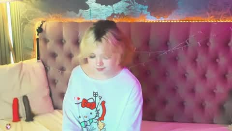 Baby Emelli online show from May 28, 7:17 am