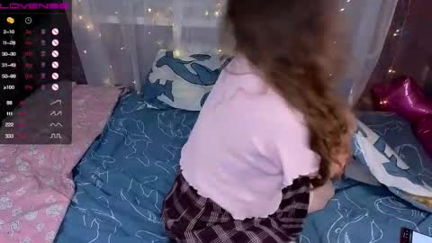 artist Emily online show from November 16, 7:58 pm