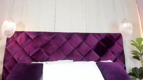 Emily  online show from November 14, 6:08 pm