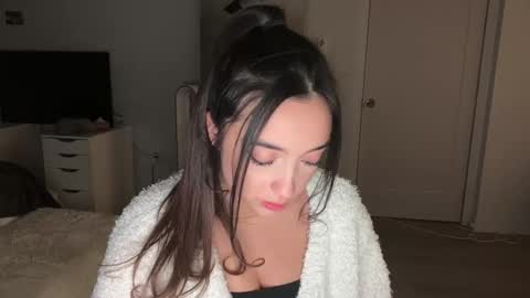 emilyfawn online show from November 9, 5:36 am