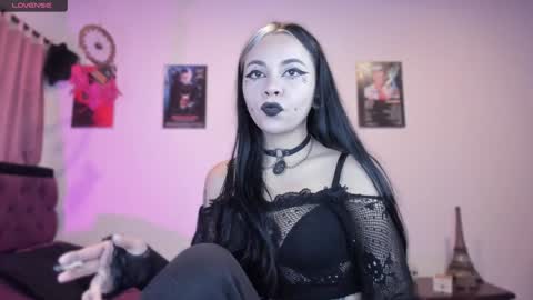  Emily Support me to have 100 likes plx online show from January 31, 10:10 pm