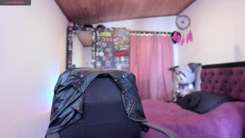  Emily Support me to have 100 likes plx online show from January 24, 7:49 pm