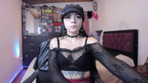  Emily Support me to have 100 likes plx online show from December 3, 7:11 pm