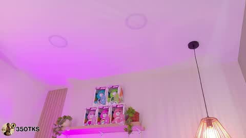 Emily Bank online show from April 16, 8:19 pm