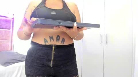 emilyy_cooperr online show from February 13, 3:18 am