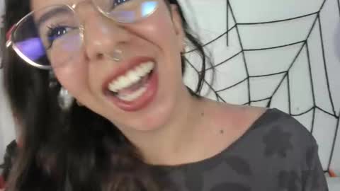 emilyy_cooperr online show from October 15, 12:19 pm