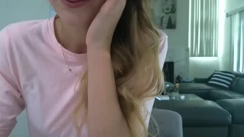 emilly online show from October 25, 4:47 pm