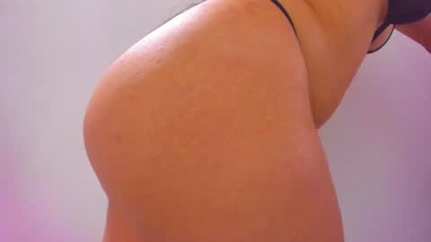 emilyyrouse_ online show from August 5, 11:05 am