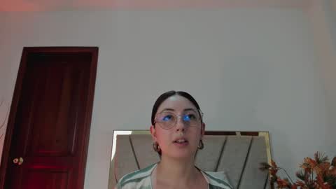 Emilyy Watson online show from January 30, 11:33 am