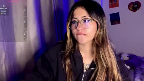 Emma Is here online show from September 17, 1:25 am