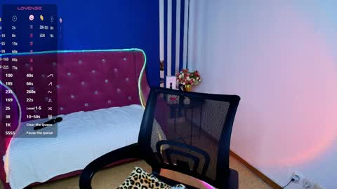 emma__rosss online show from April 6, 2:33 am